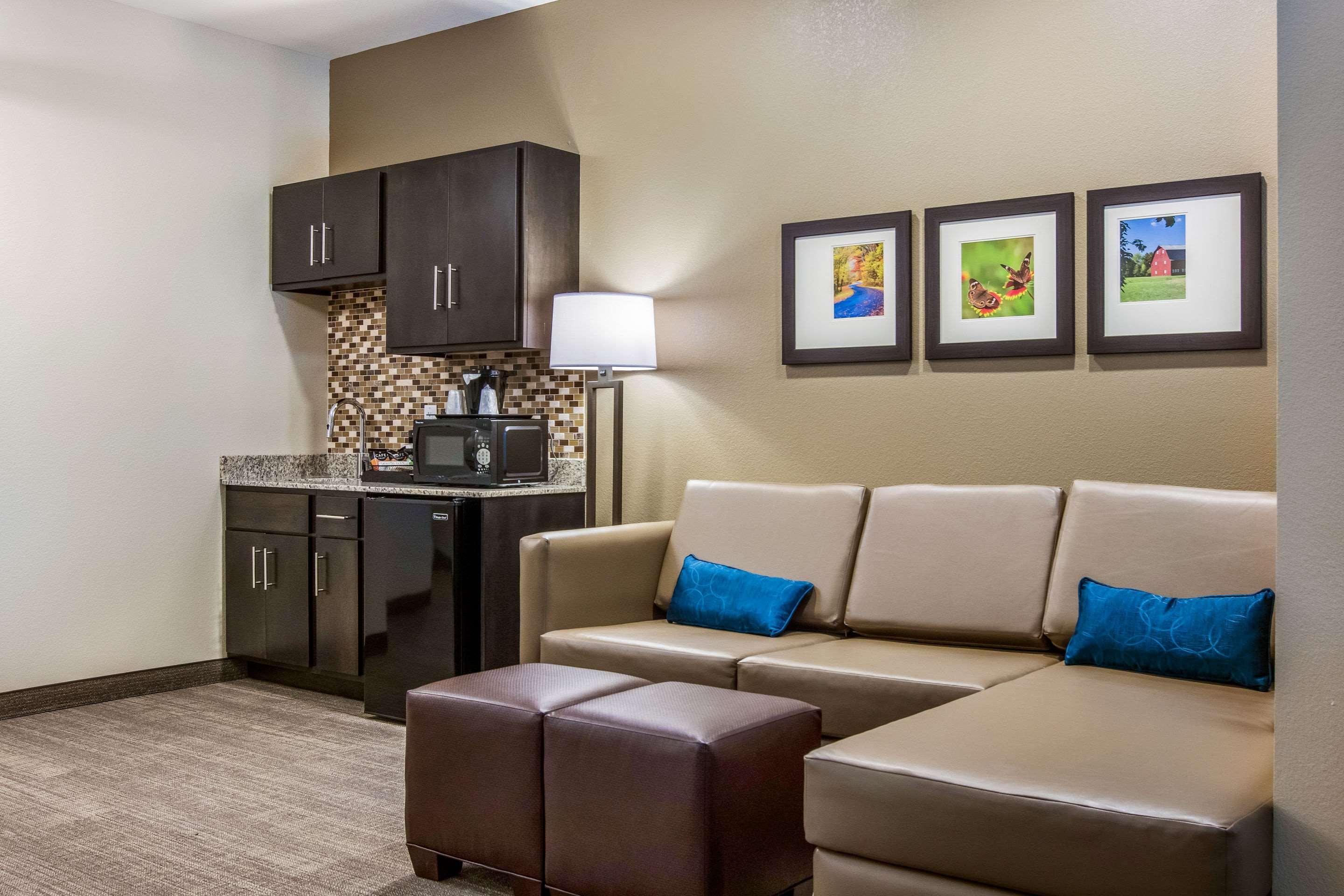 Comfort Suites Wooster Near University Campus Exteriér fotografie